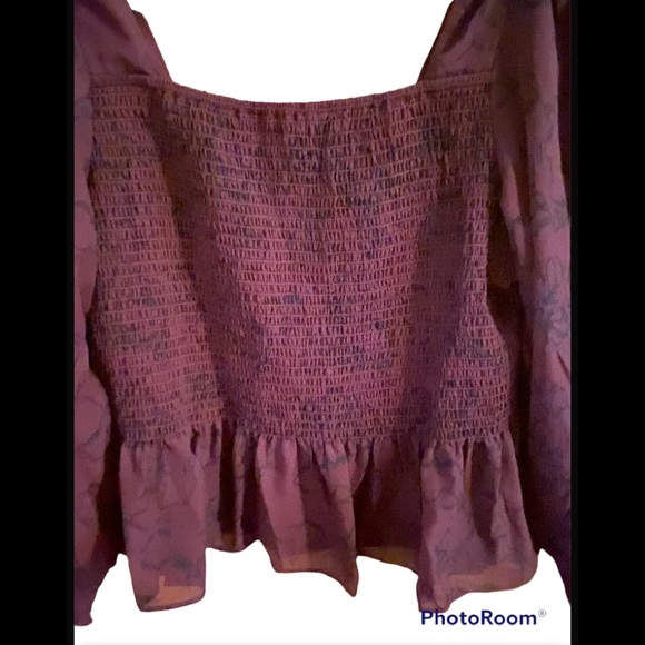 ❤️HP❤️Deep Red Squareneck Smocked Top-NWT - Picture 3 of 9